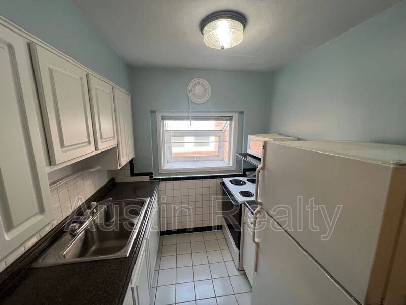Apartment for rent at 5834 Nottingham Ave #2W, Saint Louis, MO 63109