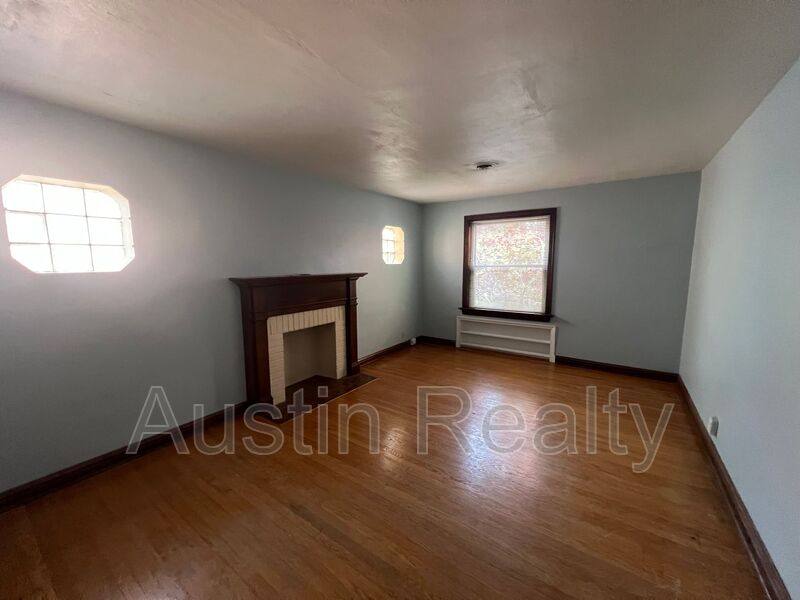 Apartment for rent at 5834 Nottingham Ave #2W, Saint Louis, MO 63109
