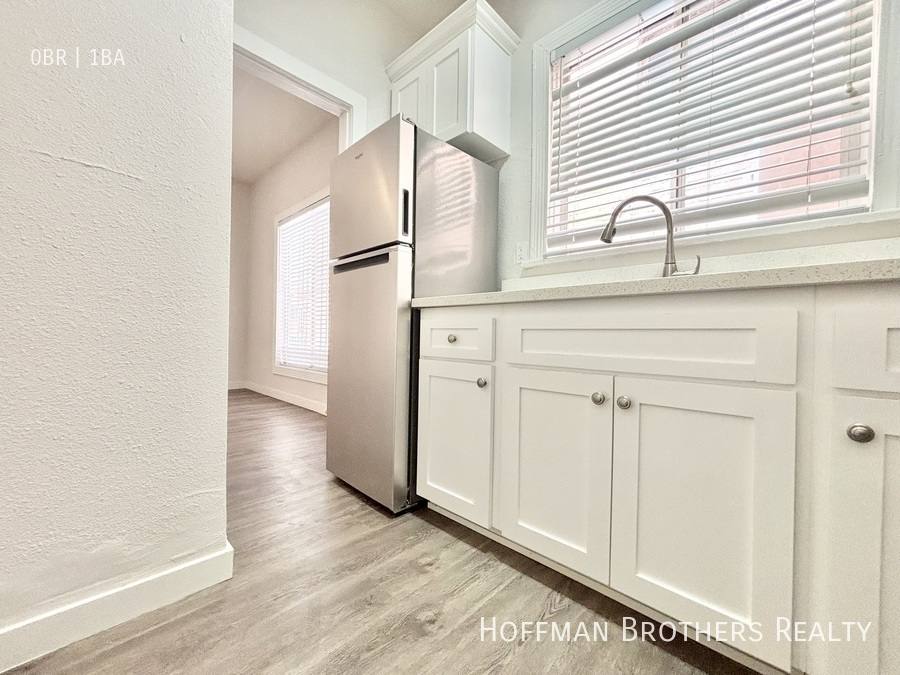 Apartment for rent at 147 N New Hampshire Ave #21, Los Angeles, CA 90004