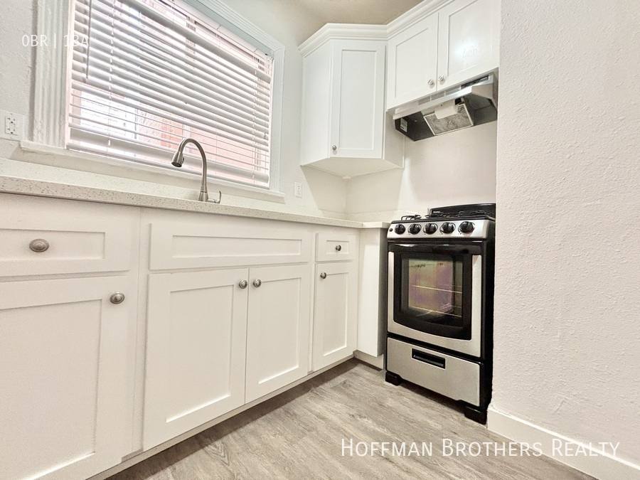 Apartment for rent at 147 N New Hampshire Ave #21, Los Angeles, CA 90004