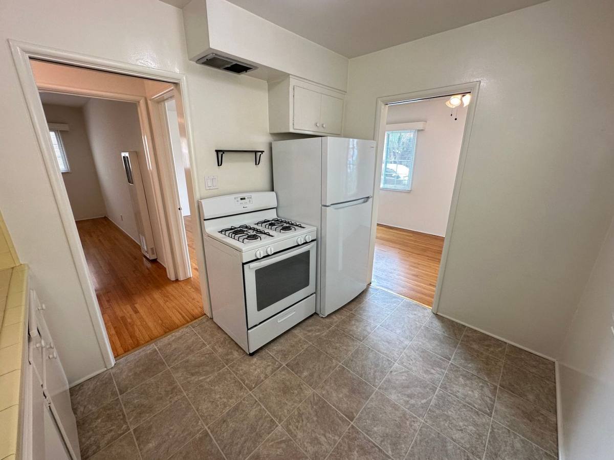 Apartment for rent at 150 Saint Joseph Ave, Long Beach, CA 90803