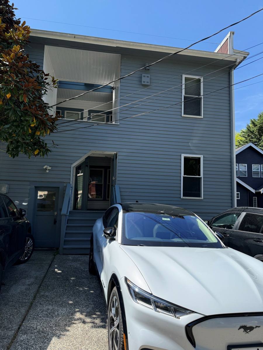 Apartment for rent at 614 E Lake Washington Blvd, Seattle, WA 98112