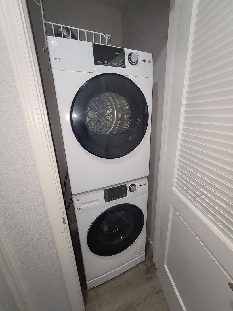 Apartment for rent at 313-315 W St, Sacramento, CA 95818