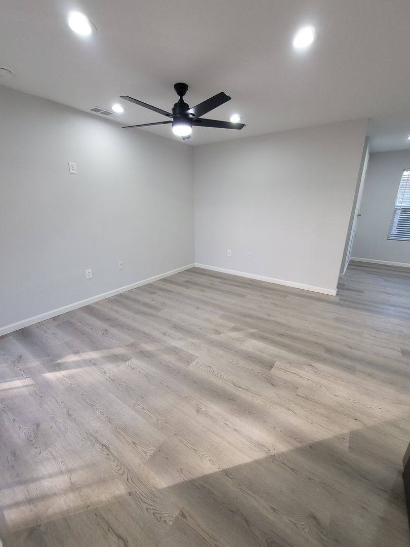 Apartment for rent at 313-315 W St, Sacramento, CA 95818