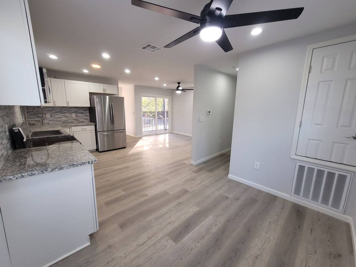 Apartment for rent at 313-315 W St, Sacramento, CA 95818