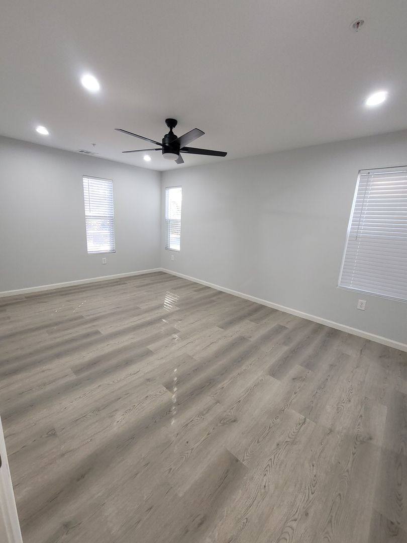 Apartment for rent at 313-315 W St, Sacramento, CA 95818
