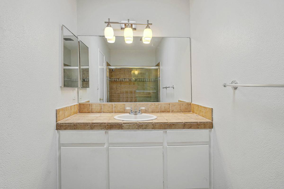 Apartment for rent at 1342 Harvard St #204, Santa Monica, CA 90404