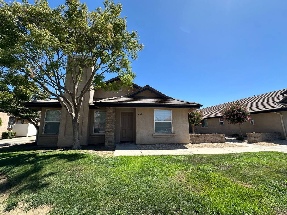 Apartment for rent at 2601-2607 W Oriole, Visalia, CA 93291