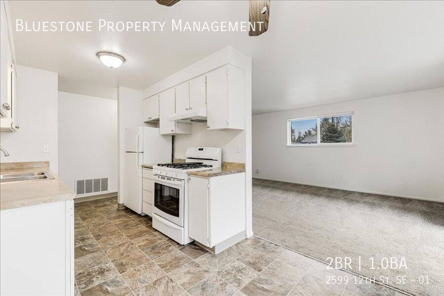 Apartment for rent at 2599 12th St SE #1, Salem, OR 97302