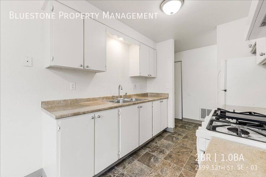 Apartment for rent at 2599 12th St SE #1, Salem, OR 97302