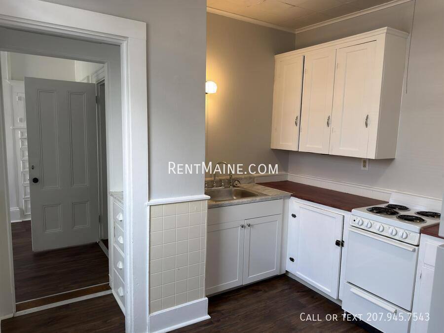 Apartment for rent at 32 Coombs St #2, Bangor, ME 04401