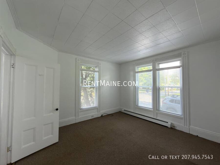 Apartment for rent at 32 Coombs St #2, Bangor, ME 04401