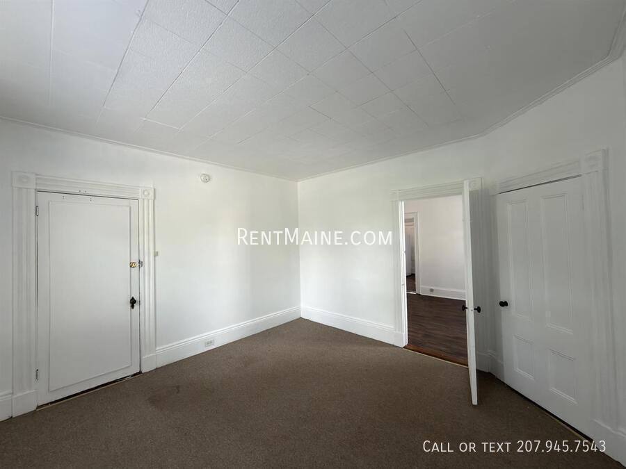 Apartment for rent at 32 Coombs St #2, Bangor, ME 04401
