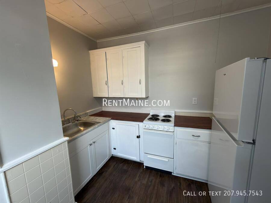 Apartment for rent at 32 Coombs St #2, Bangor, ME 04401