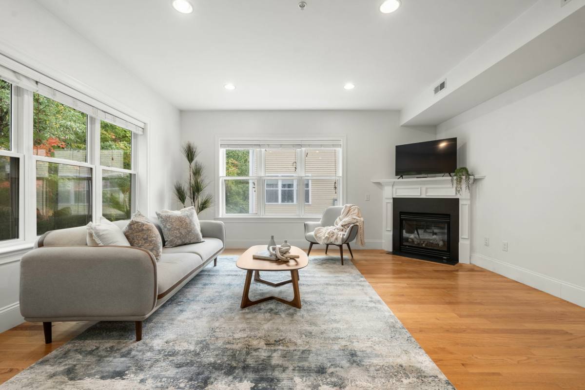 Apartment for rent at 865 Lagrange St #5, West Roxbury, MA 02132
