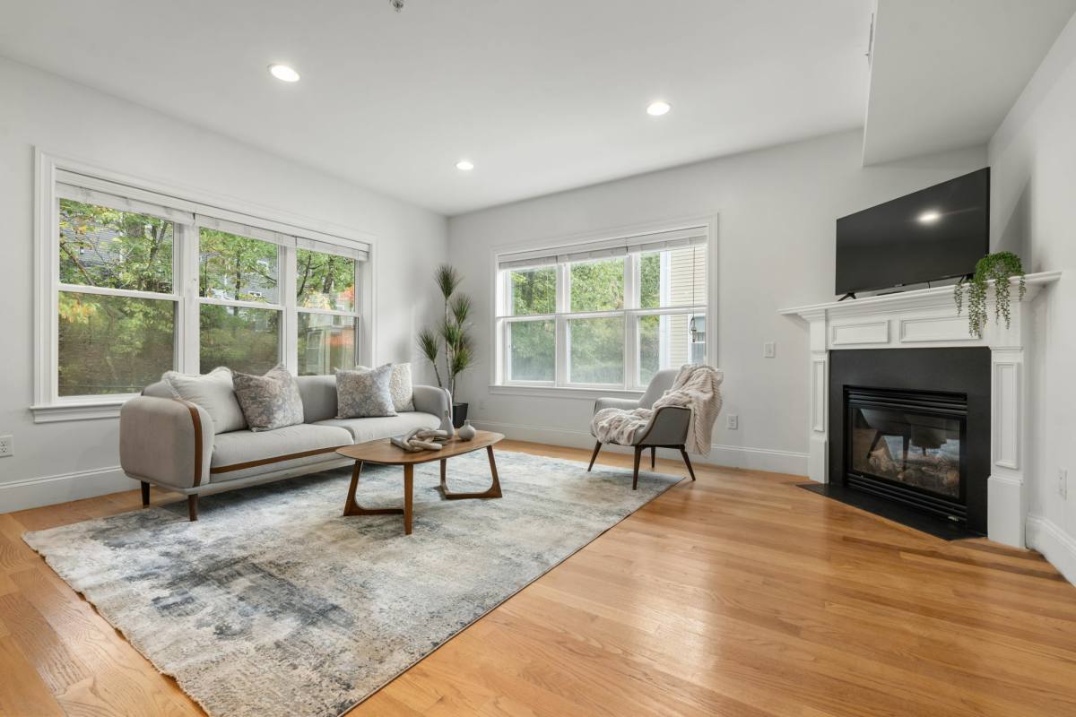 Apartment for rent at 865 Lagrange St #5, West Roxbury, MA 02132