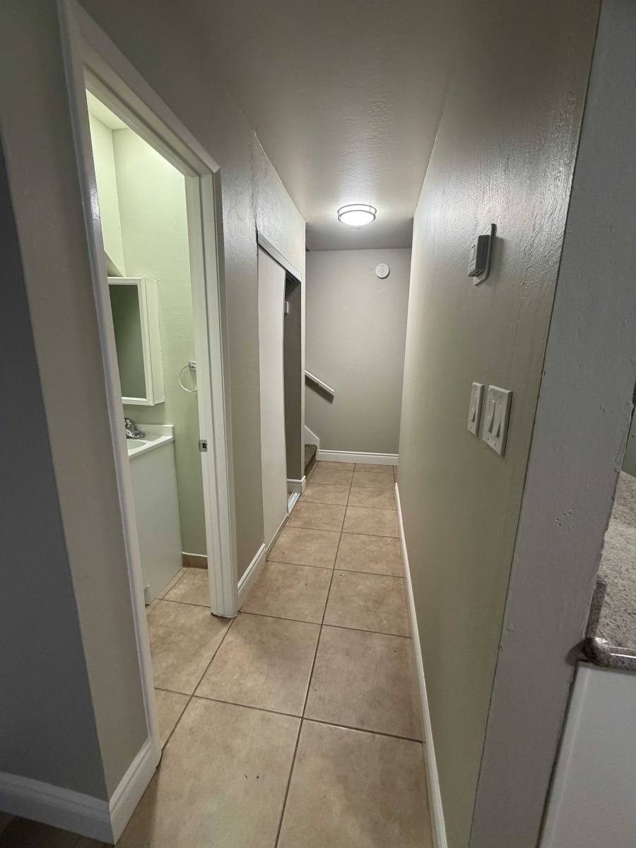 Townhouse for rent at 2124 90th Ave #5, Oakland, CA 94603
