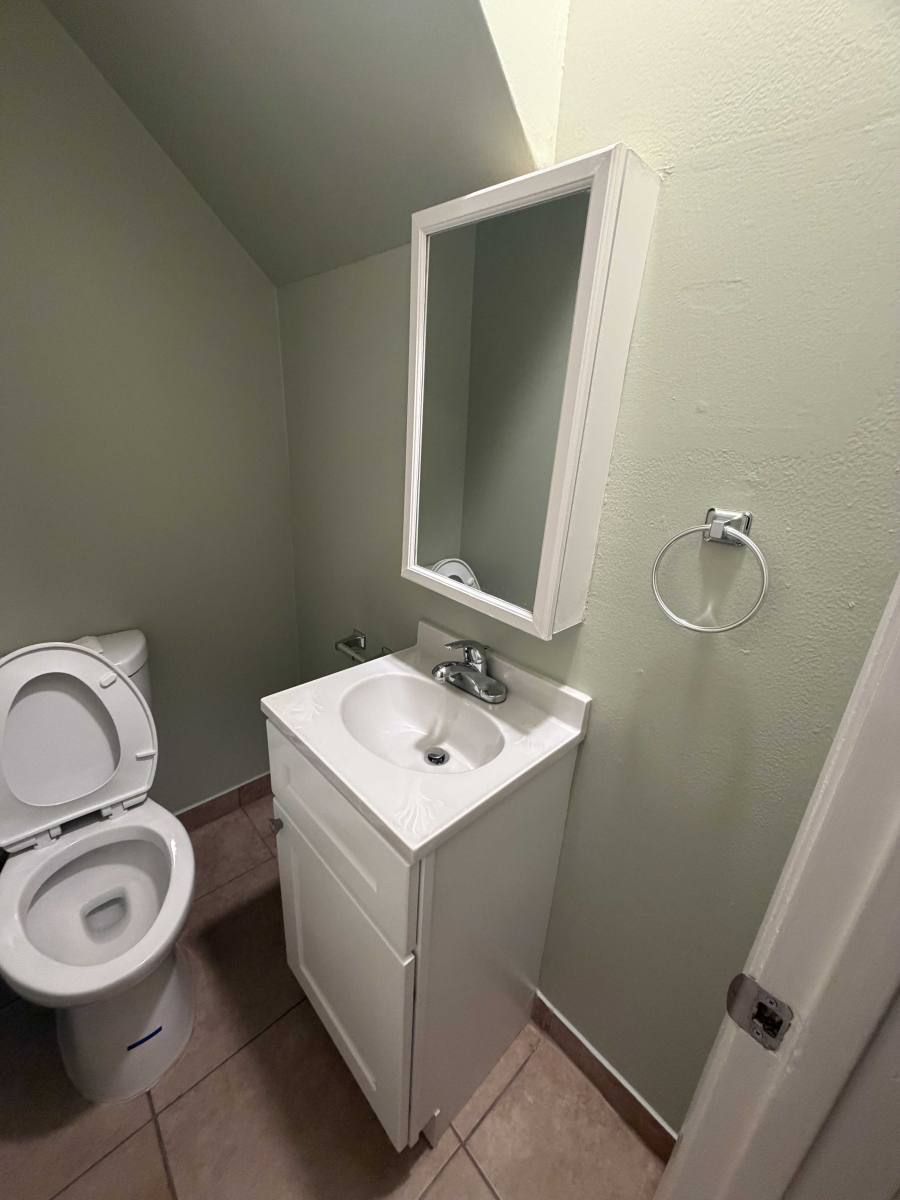 Townhouse for rent at 2124 90th Ave #5, Oakland, CA 94603
