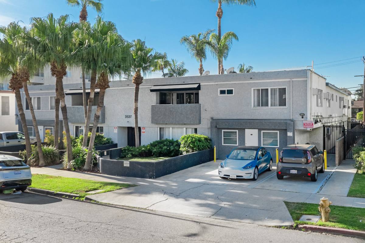 Apartment for rent at 3537 Clarington Ave, Los Angeles, CA 90034