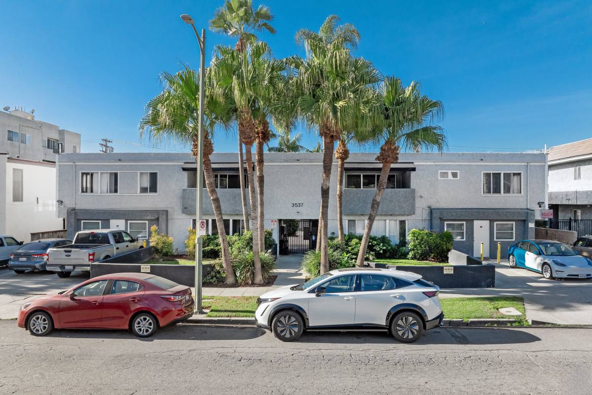 Apartment for rent at 3537 Clarington Ave, Los Angeles, CA 90034