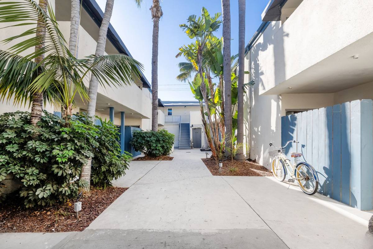 Apartment for rent at 3537 Clarington Ave, Los Angeles, CA 90034