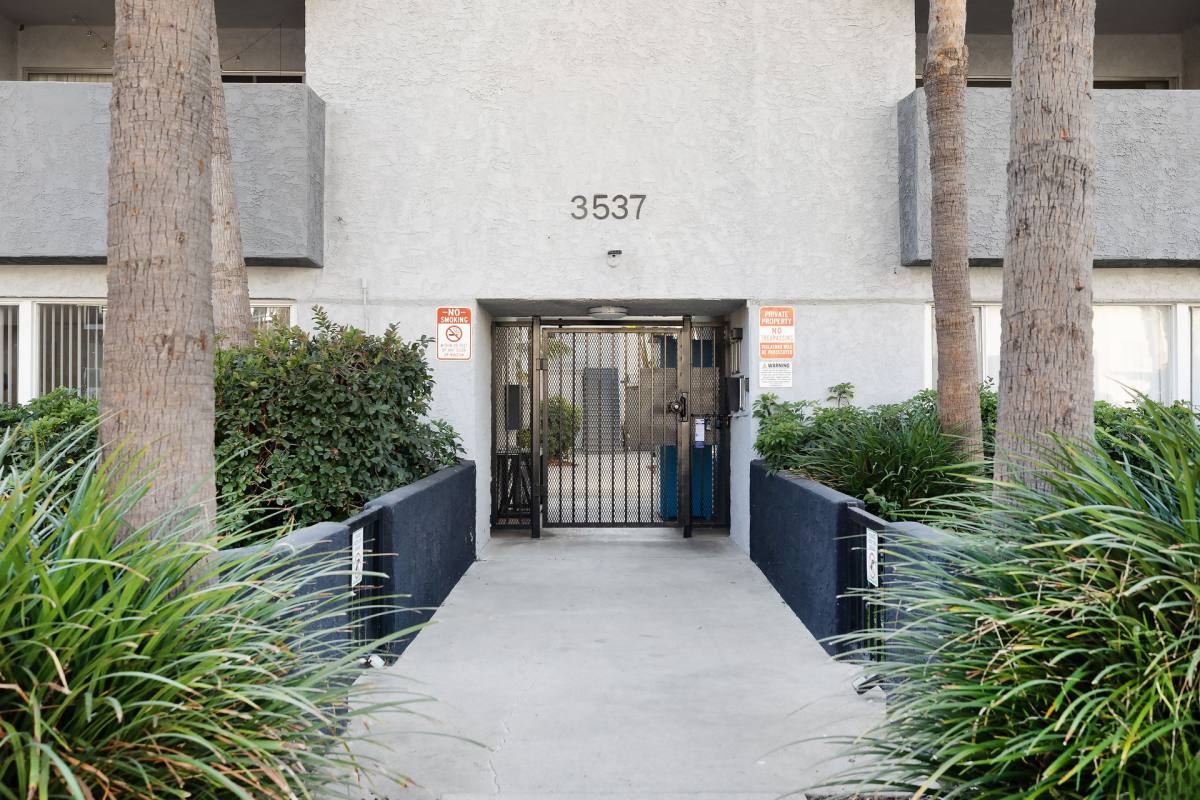 Apartment for rent at 3537 Clarington Ave, Los Angeles, CA 90034