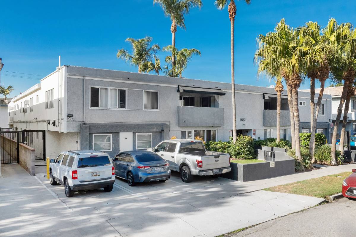 Apartment for rent at 3537 Clarington Ave, Los Angeles, CA 90034