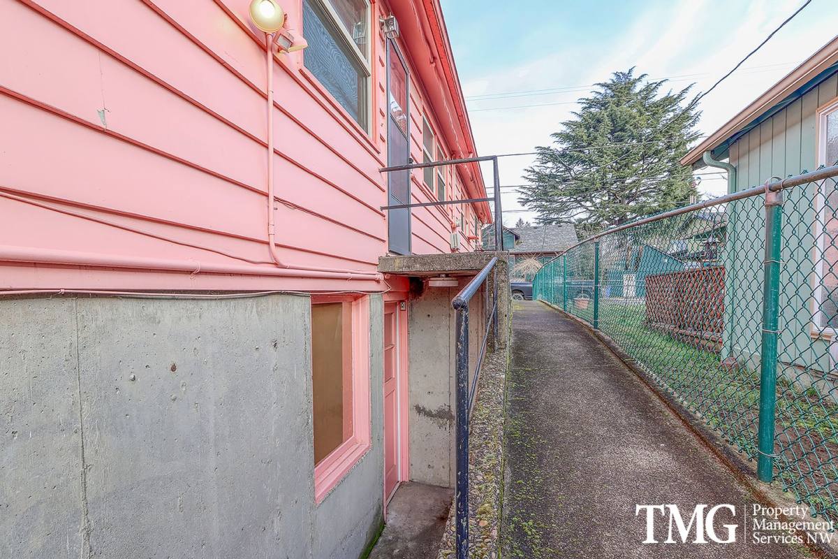 Apartment for rent at 3010 SE 35th Ave, Portland, OR 97202