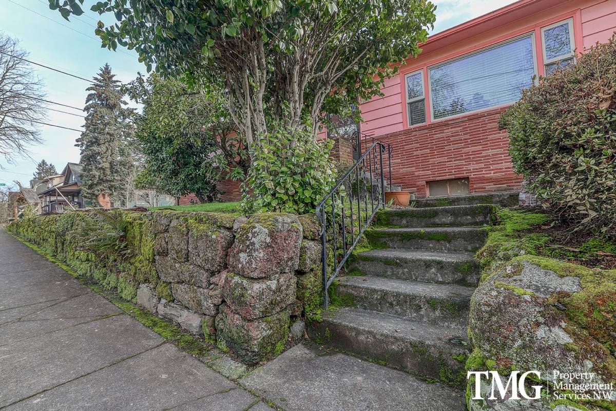 Apartment for rent at 3010 SE 35th Ave, Portland, OR 97202