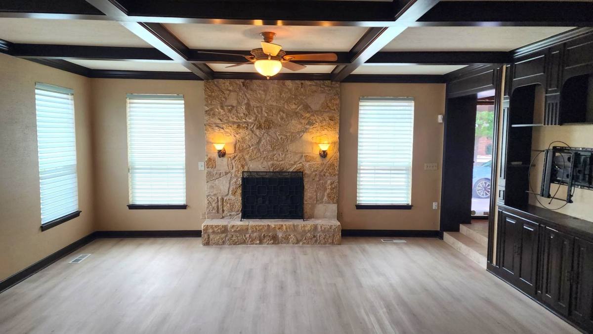 Townhouse for rent at 7900 Lakehurst Dr, Oklahoma City, OK 73120