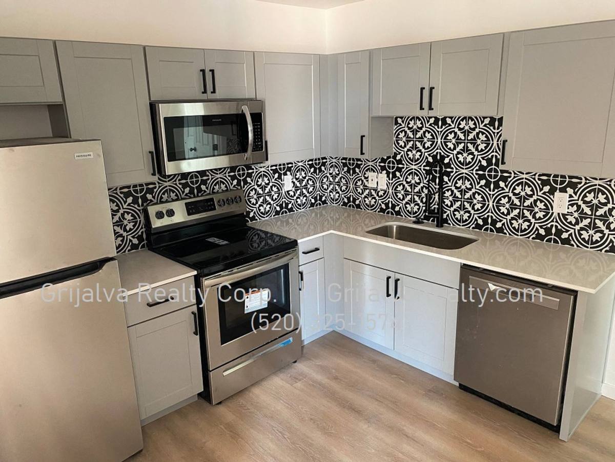 Apartment for rent at 1016 E Lee St, Tucson, AZ 85719