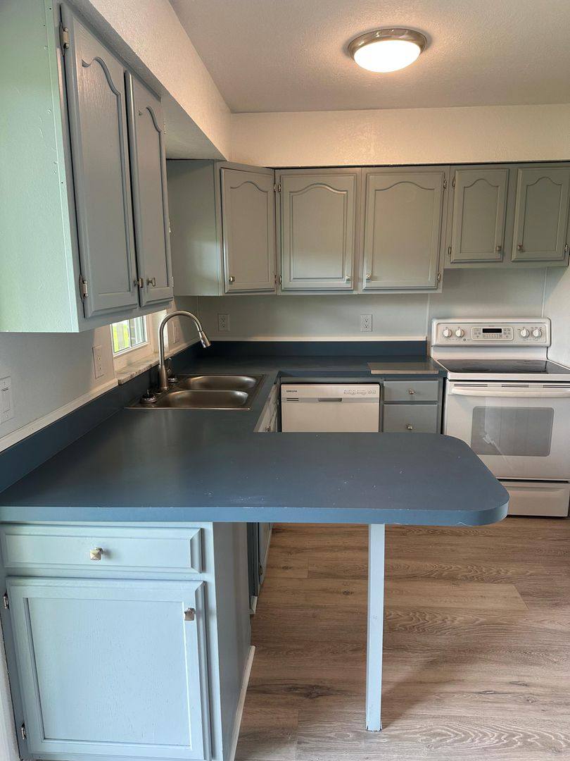 Apartment for rent at 1920 E Edgewood Dr, Lakeland, FL 33803