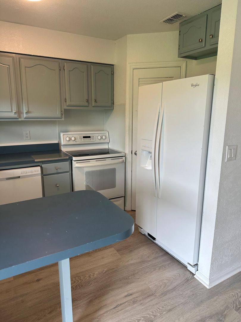 Apartment for rent at 1920 E Edgewood Dr, Lakeland, FL 33803