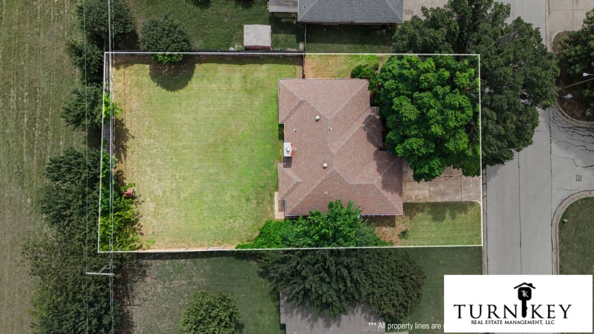 House for rent at 913 Springhill Dr, Burleson, TX 76028