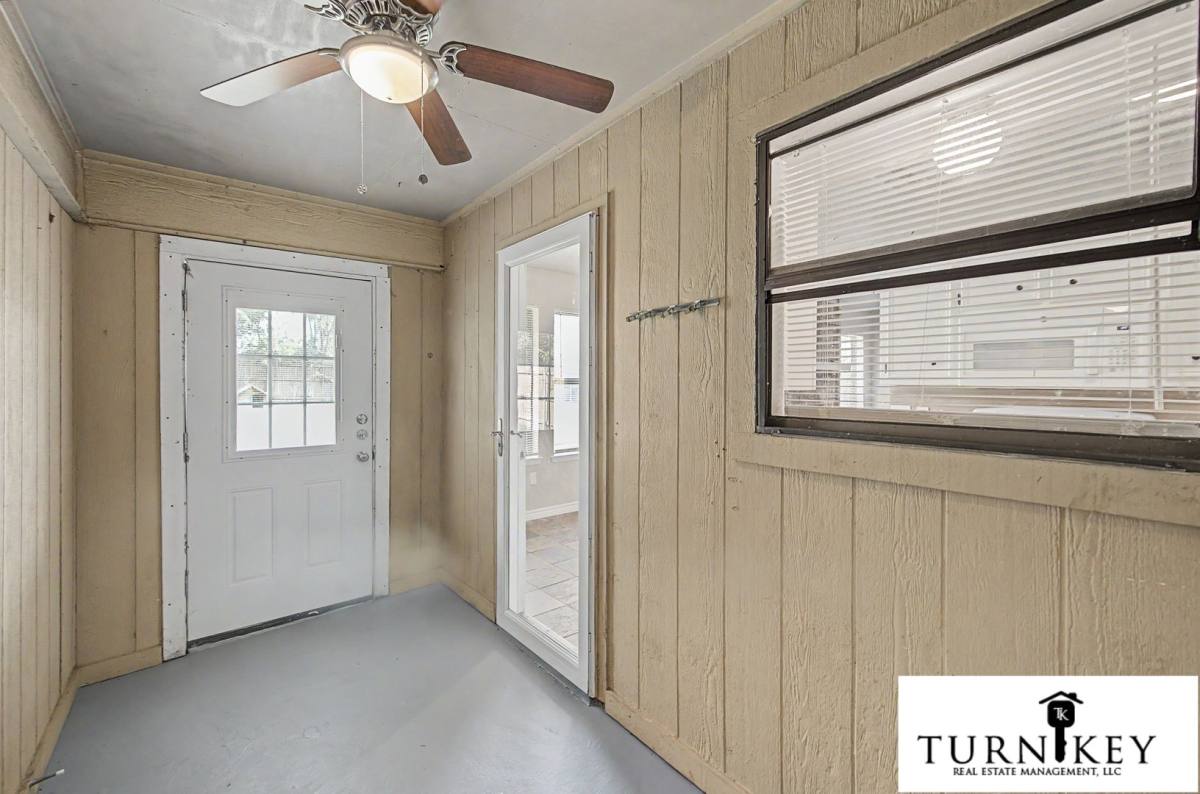 House for rent at 913 Springhill Dr, Burleson, TX 76028