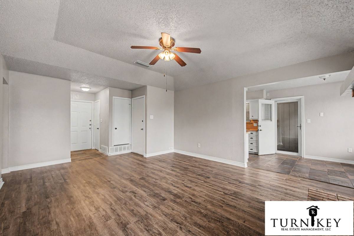 House for rent at 913 Springhill Dr, Burleson, TX 76028