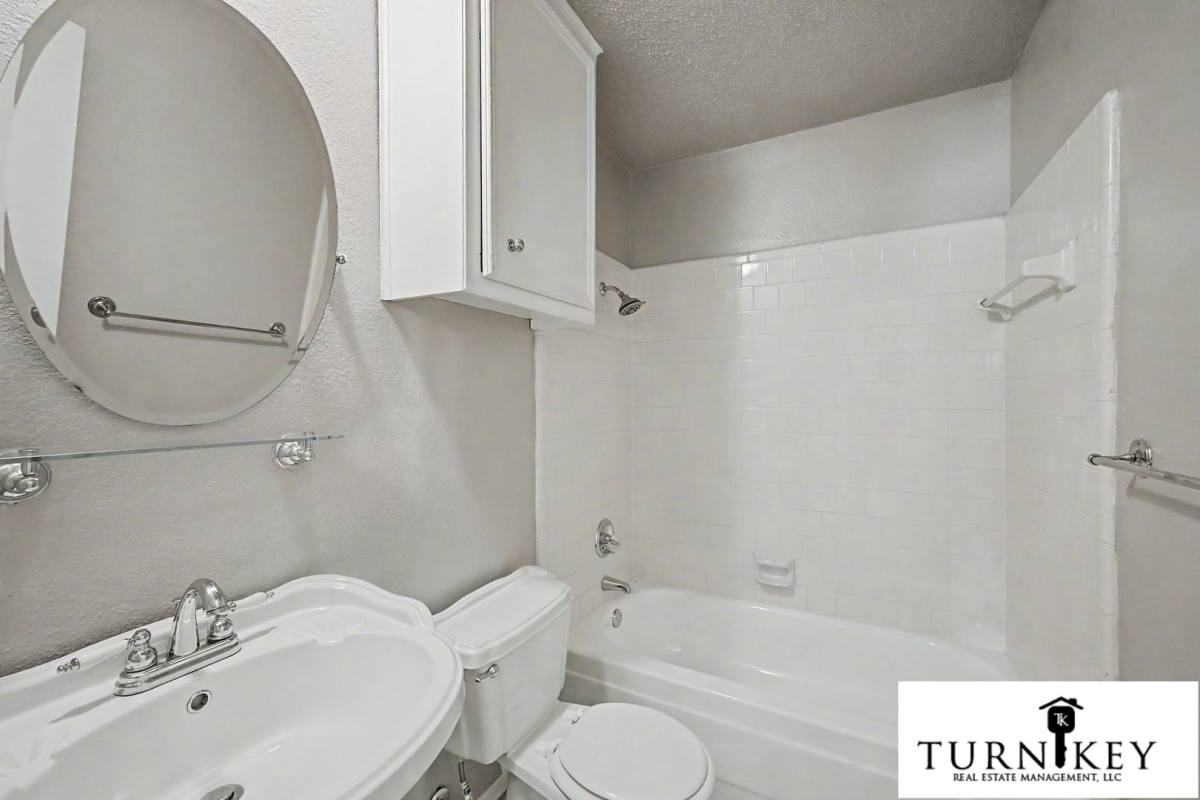 House for rent at 913 Springhill Dr, Burleson, TX 76028
