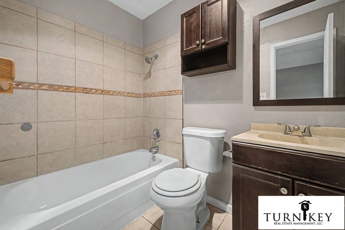House for rent at 913 Springhill Dr, Burleson, TX 76028