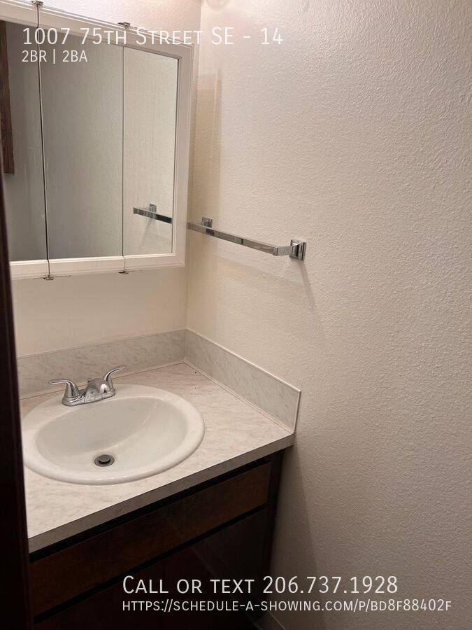 Townhouse for rent at 1007 75th St SE #14, Everett, WA 98203