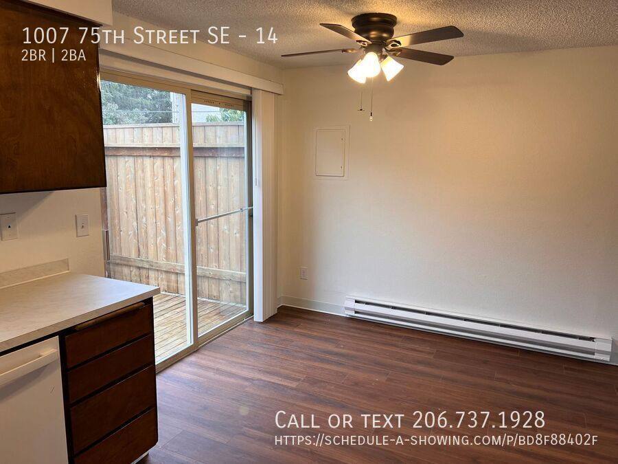 Townhouse for rent at 1007 75th St SE #14, Everett, WA 98203
