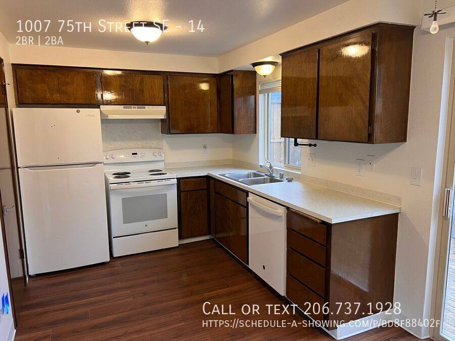 Townhouse for rent at 1007 75th St SE #14, Everett, WA 98203