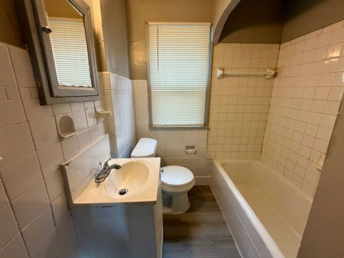 Apartment for rent at 9516 Wayburn, Detroit, MI 48224