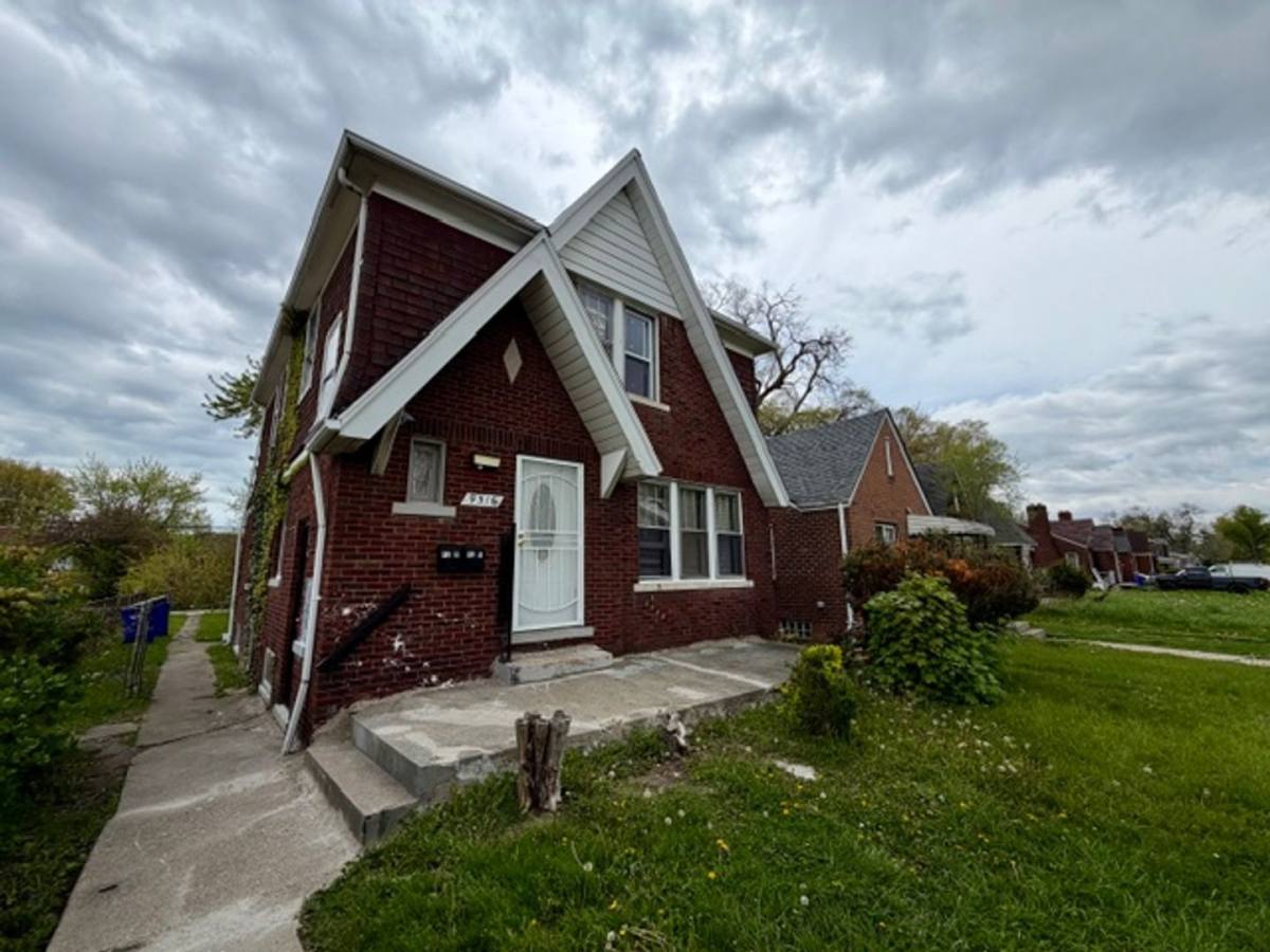 Apartment for rent at 9516 Wayburn, Detroit, MI 48224