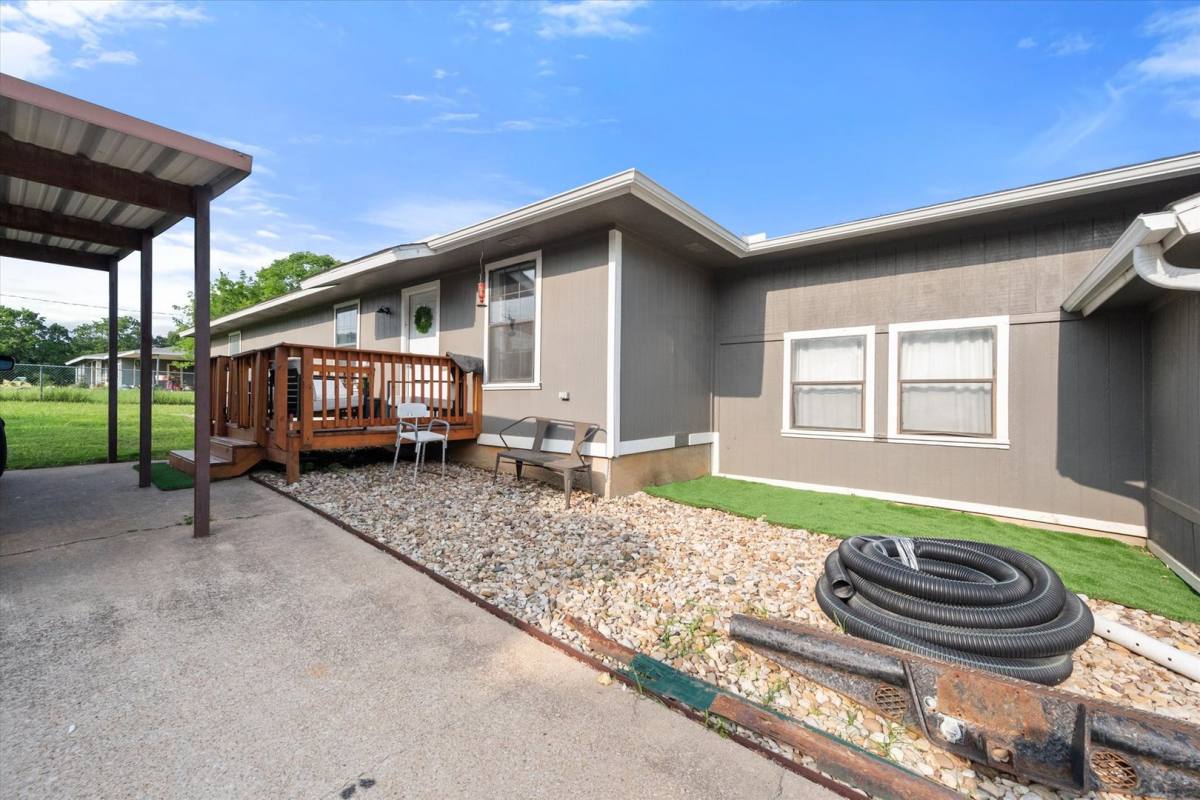 House for rent at 5184 Teague Rd, Fort Worth, TX 76140