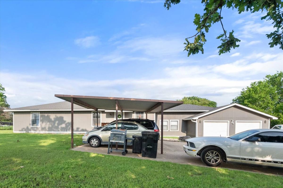 House for rent at 5184 Teague Rd, Fort Worth, TX 76140