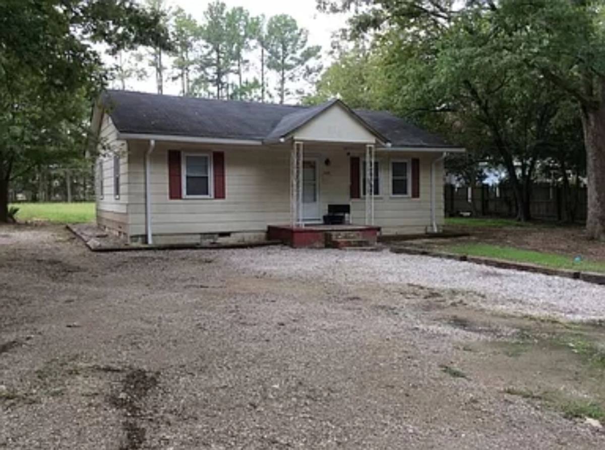House for rent at 2014 E Williams St, Apex, NC 27539