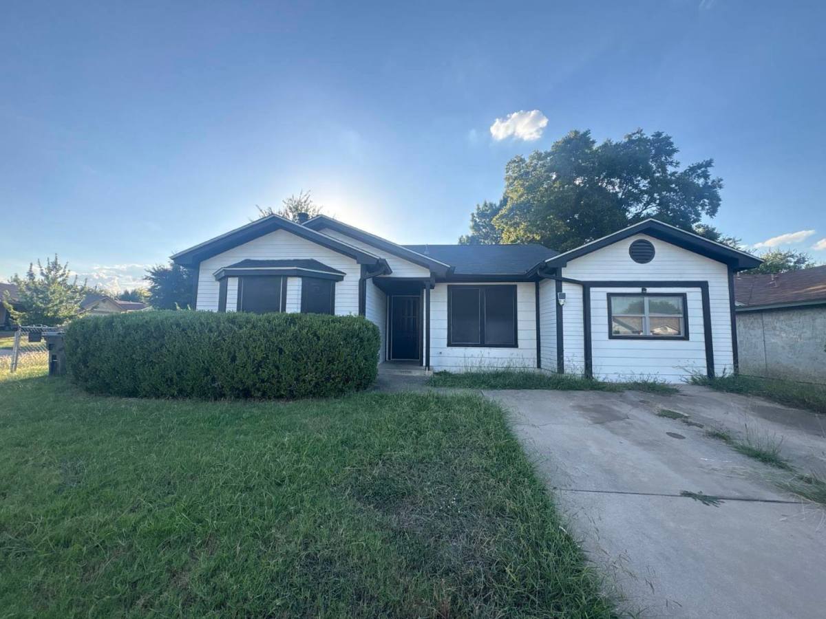 House for rent at 5416 Spring Willowdrive, Arlington, TX 76018