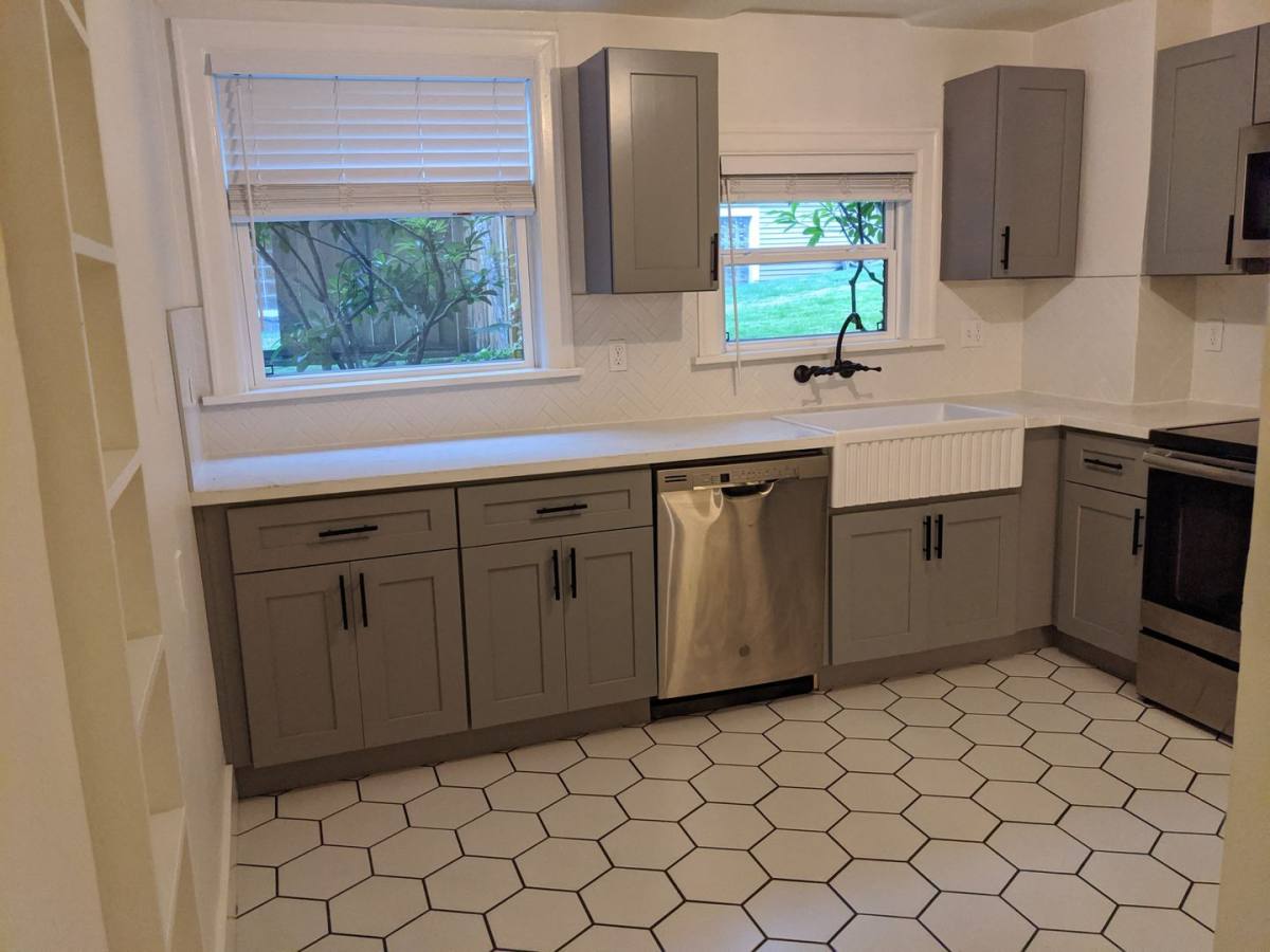 Apartment for rent at 1627 10th Ave W, Seattle, WA 98119