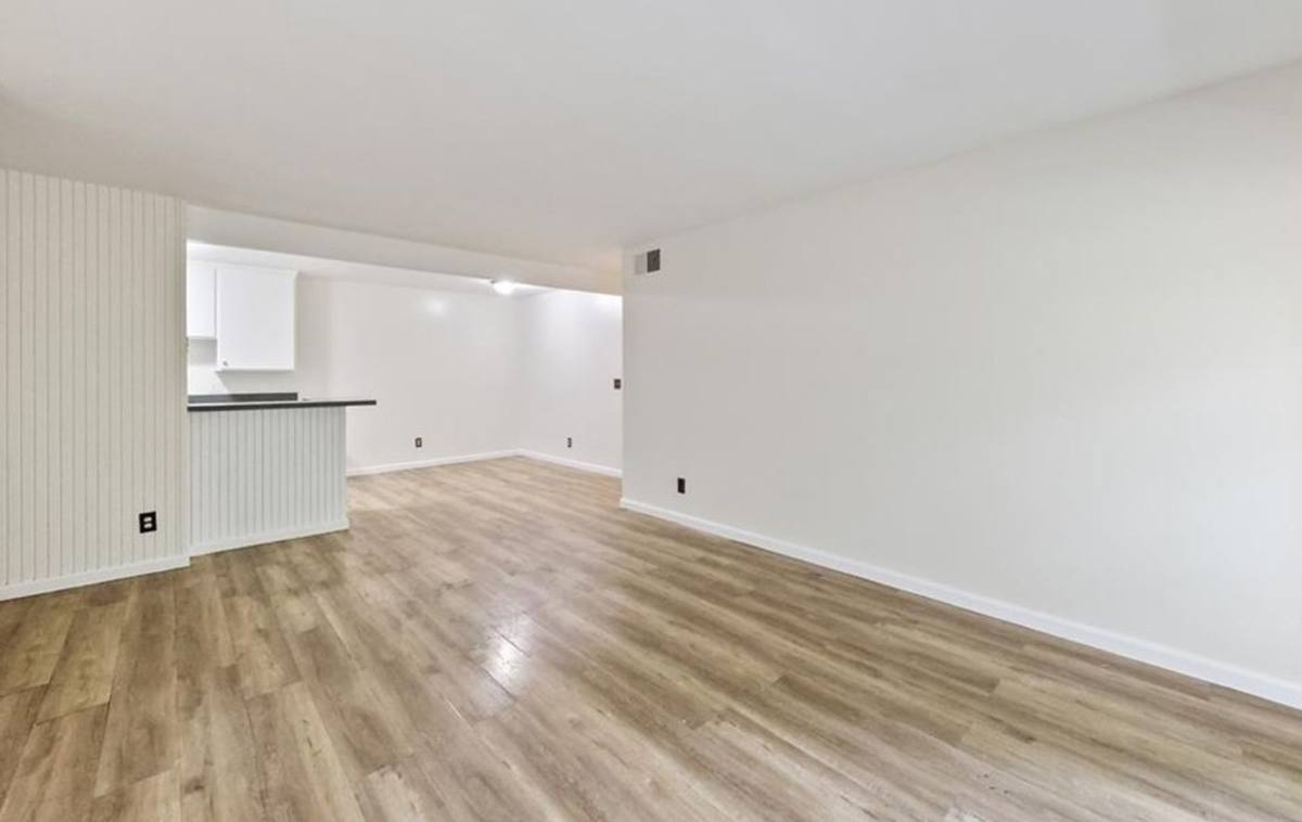 Apartment for rent at 1001 W Macarthur Blvd, Santa Ana, CA 92707