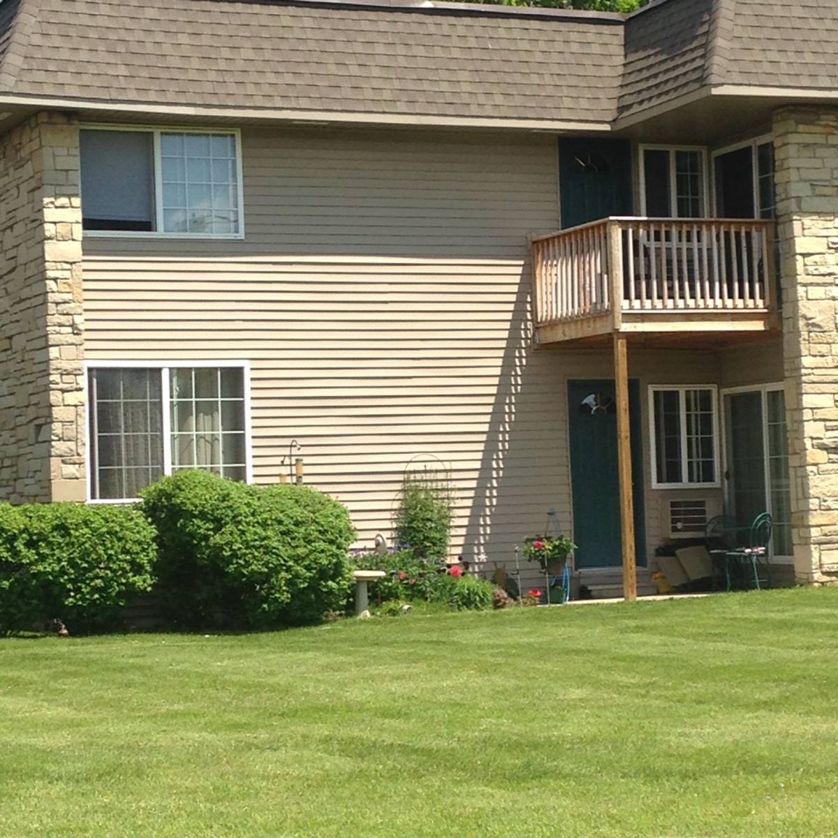 Apartment for rent at 7926 S Wildwood Dr, Oak Creek, WI 53154